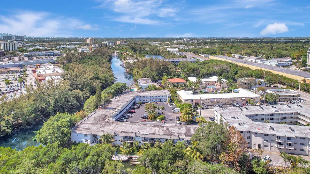 待售: $169,000 (1 贝兹, 1 浴室, 572 平方英尺)