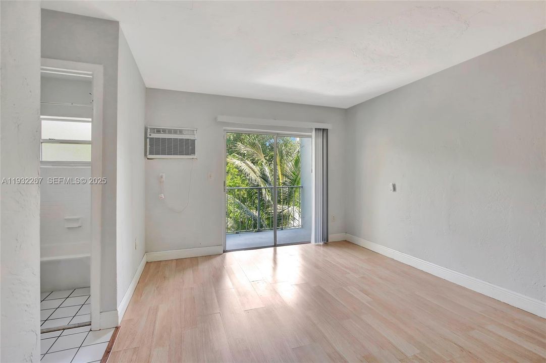 待售: $169,000 (1 贝兹, 1 浴室, 572 平方英尺)