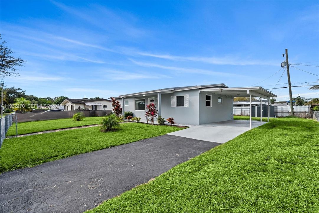 В аренду: $3,200 (3 спален, 2 ванн, 1244 Квадратных фут)