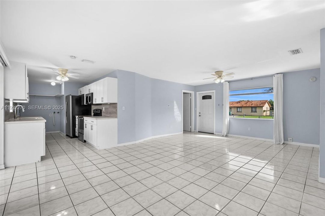 В аренду: $3,200 (3 спален, 2 ванн, 1244 Квадратных фут)