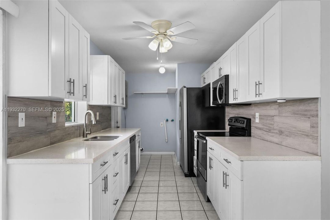 В аренду: $3,200 (3 спален, 2 ванн, 1244 Квадратных фут)