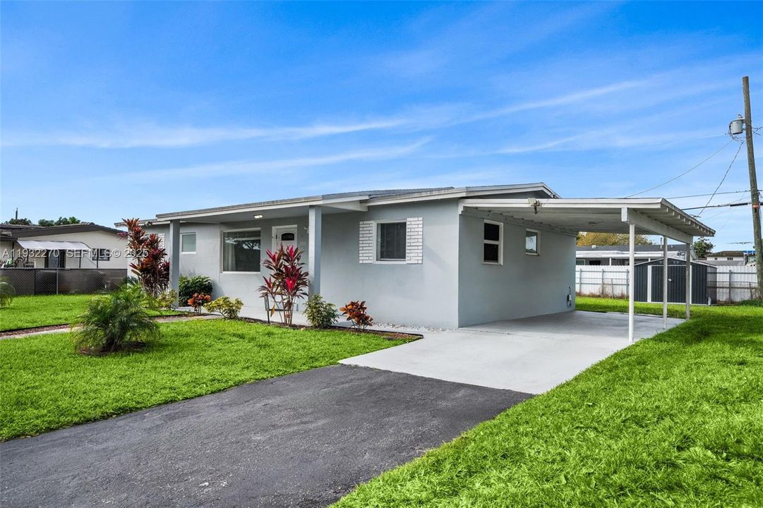 В аренду: $3,200 (3 спален, 2 ванн, 1244 Квадратных фут)