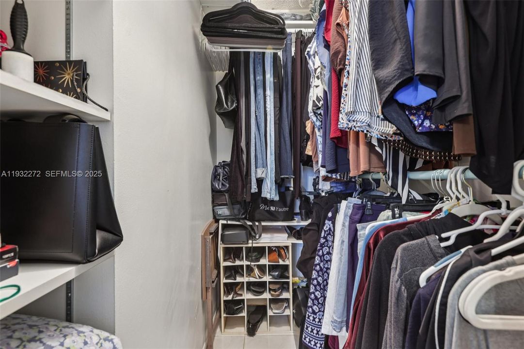 待售: $155,000 (2 贝兹, 2 浴室, 960 平方英尺)