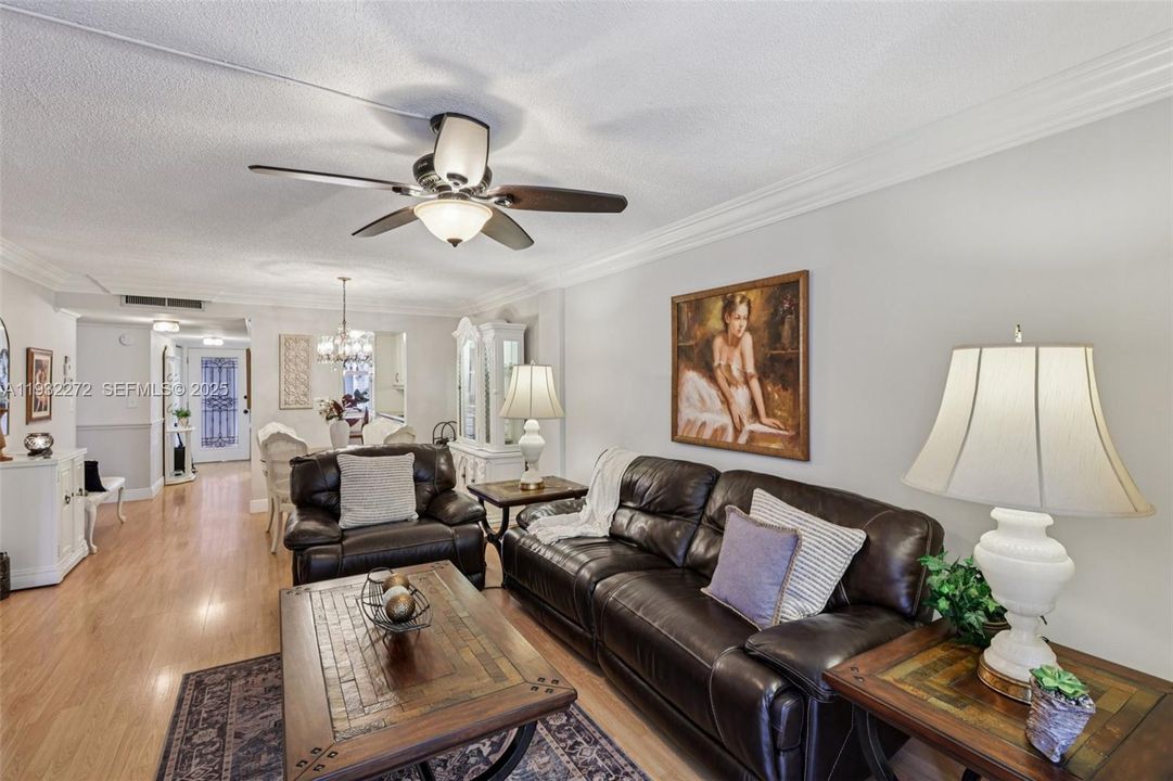 待售: $155,000 (2 贝兹, 2 浴室, 960 平方英尺)