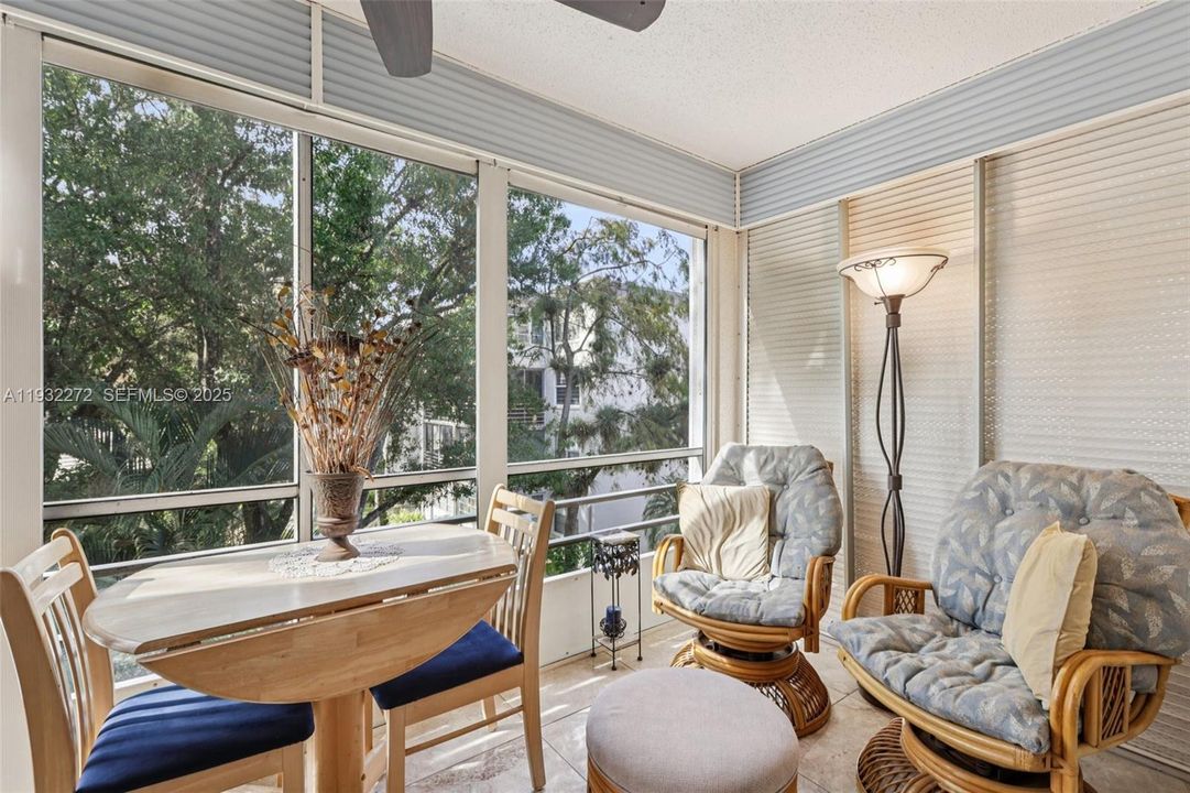 待售: $155,000 (2 贝兹, 2 浴室, 960 平方英尺)