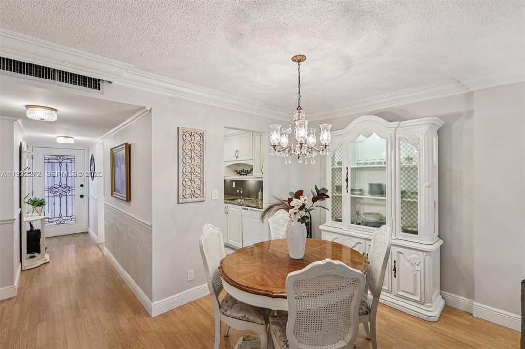 待售: $155,000 (2 贝兹, 2 浴室, 960 平方英尺)