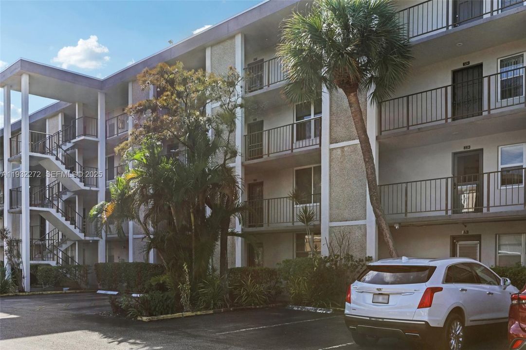 待售: $155,000 (2 贝兹, 2 浴室, 960 平方英尺)