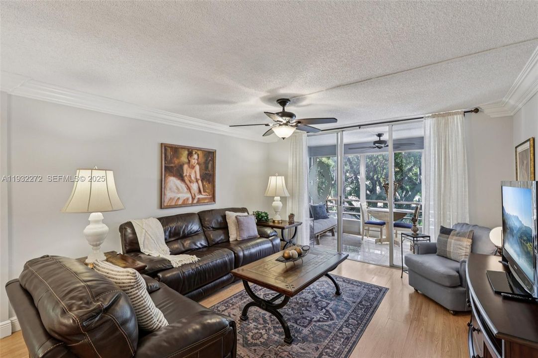 待售: $155,000 (2 贝兹, 2 浴室, 960 平方英尺)