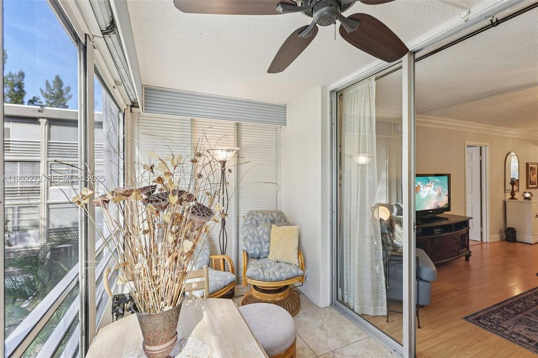 待售: $155,000 (2 贝兹, 2 浴室, 960 平方英尺)