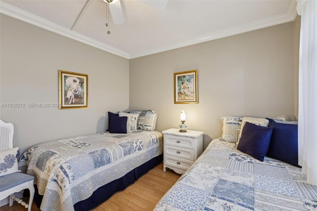 待售: $155,000 (2 贝兹, 2 浴室, 960 平方英尺)