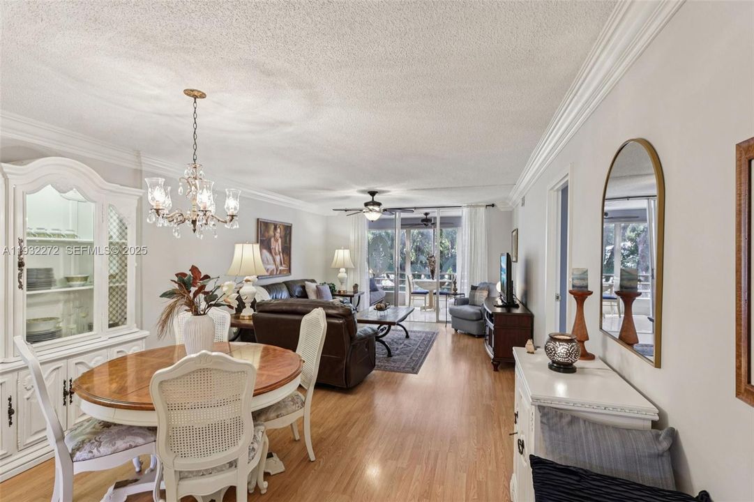 待售: $155,000 (2 贝兹, 2 浴室, 960 平方英尺)