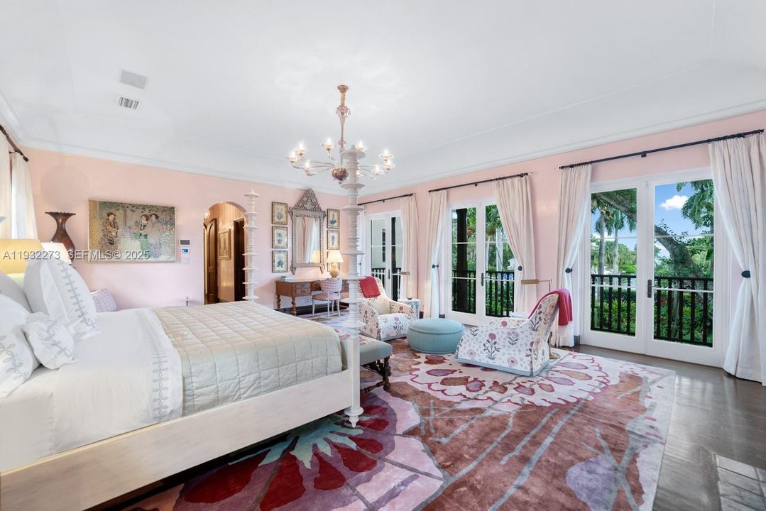 For Sale: $19,900,000 (6 beds, 6 baths, 6268 Square Feet)