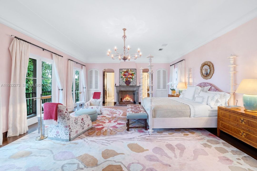 For Sale: $19,900,000 (6 beds, 6 baths, 6268 Square Feet)