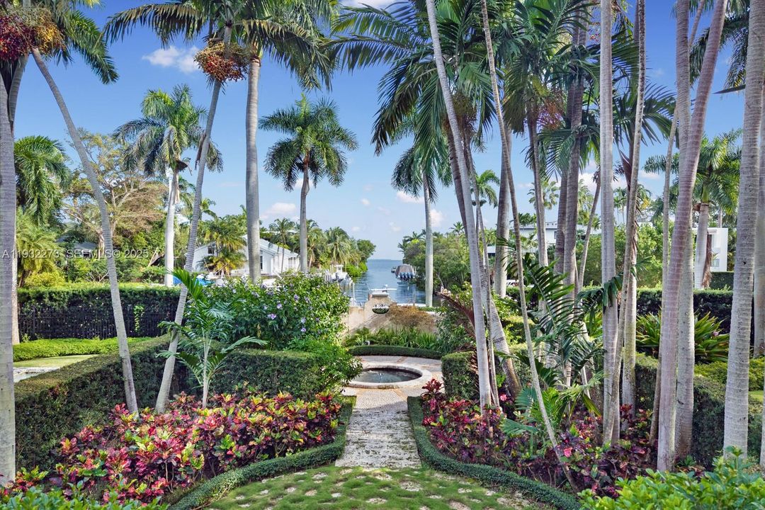 For Sale: $19,900,000 (6 beds, 6 baths, 6268 Square Feet)