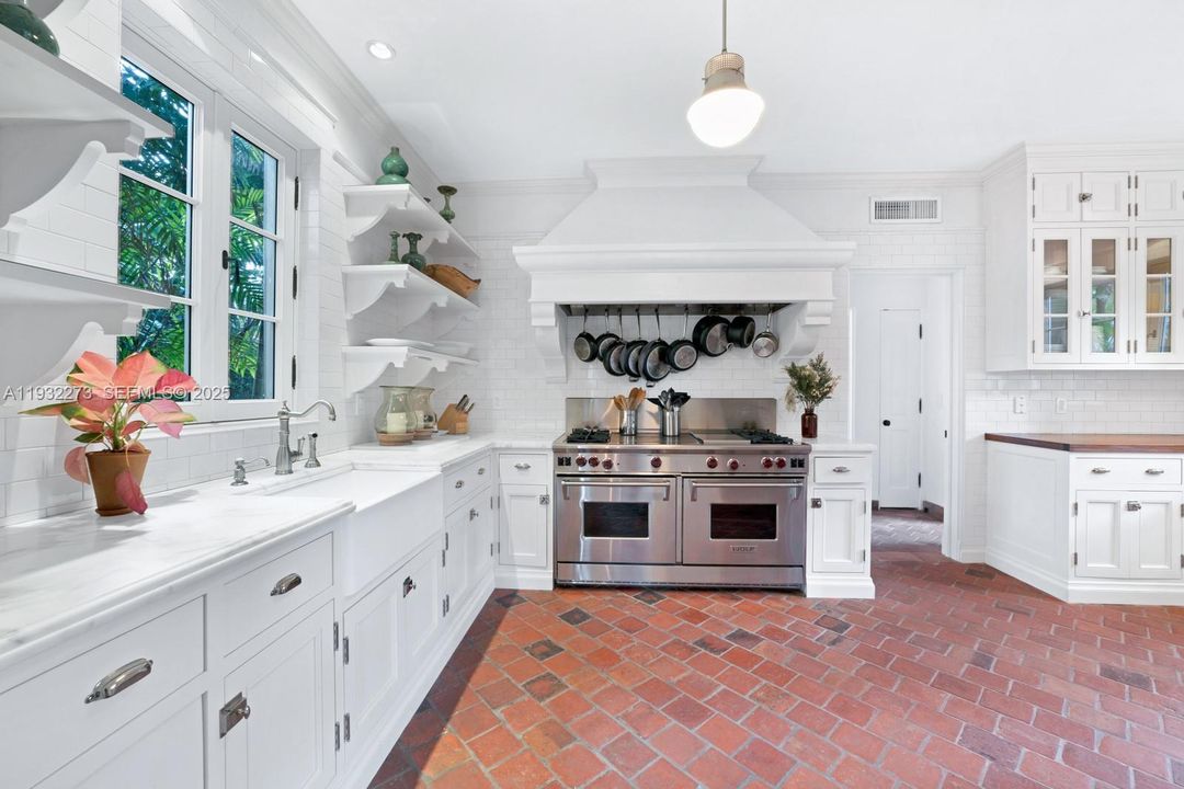 For Sale: $19,900,000 (6 beds, 6 baths, 6268 Square Feet)