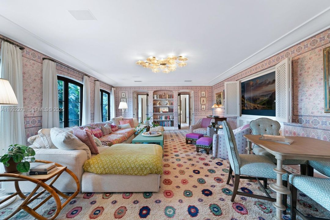 For Sale: $19,900,000 (6 beds, 6 baths, 6268 Square Feet)