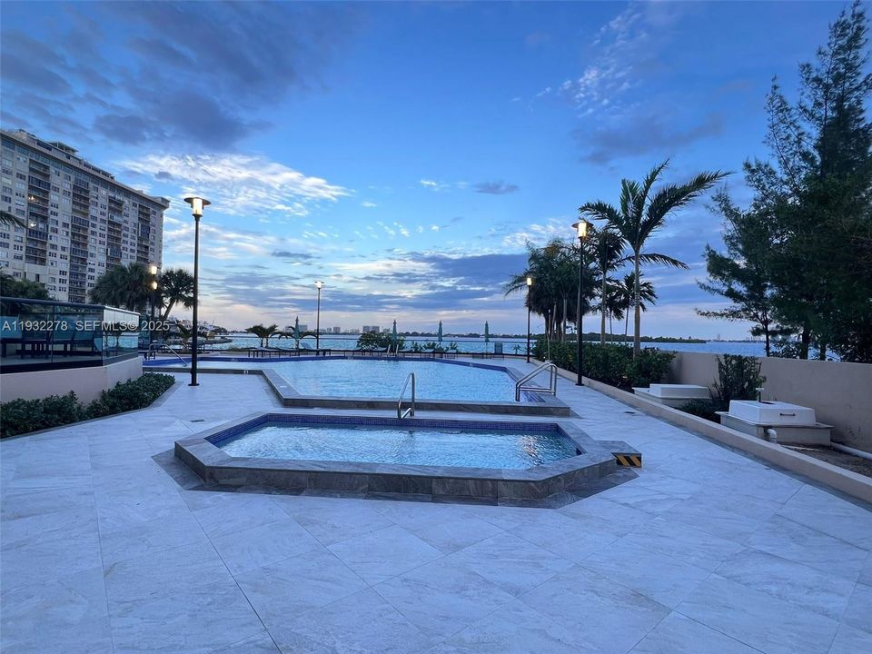 В аренду: $6,000 (2 спален, 2 ванн, 2215 Квадратных фут)