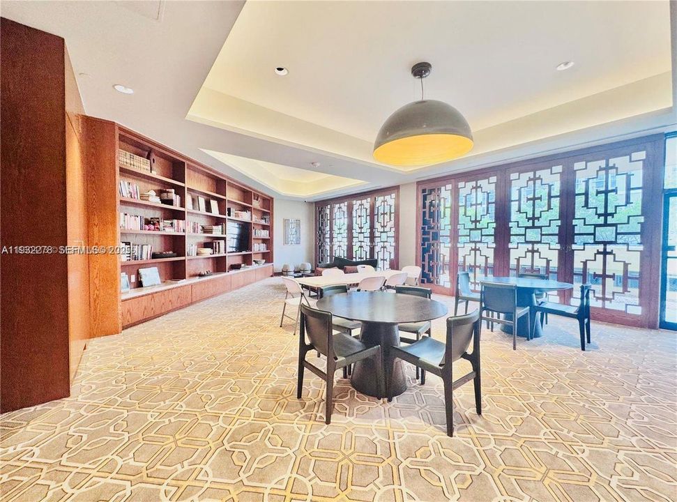 В аренду: $6,000 (2 спален, 2 ванн, 2215 Квадратных фут)