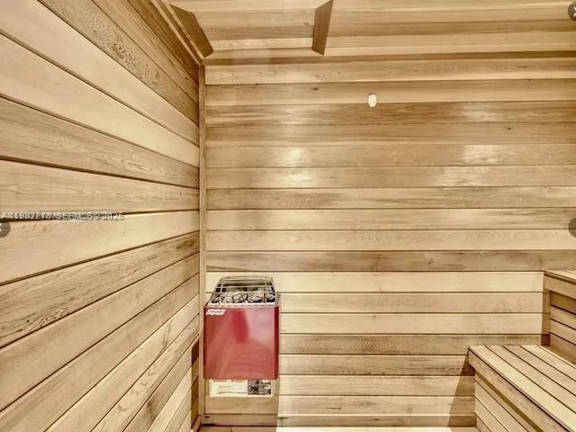 В аренду: $6,000 (2 спален, 2 ванн, 2215 Квадратных фут)