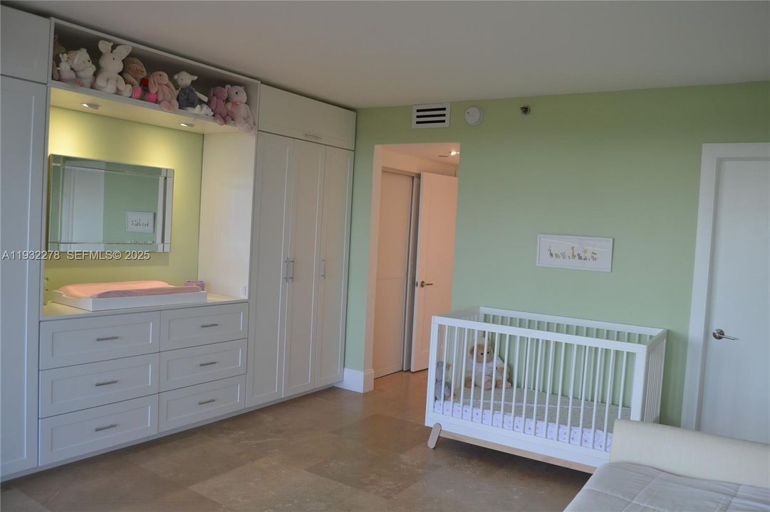 В аренду: $6,000 (2 спален, 2 ванн, 2215 Квадратных фут)