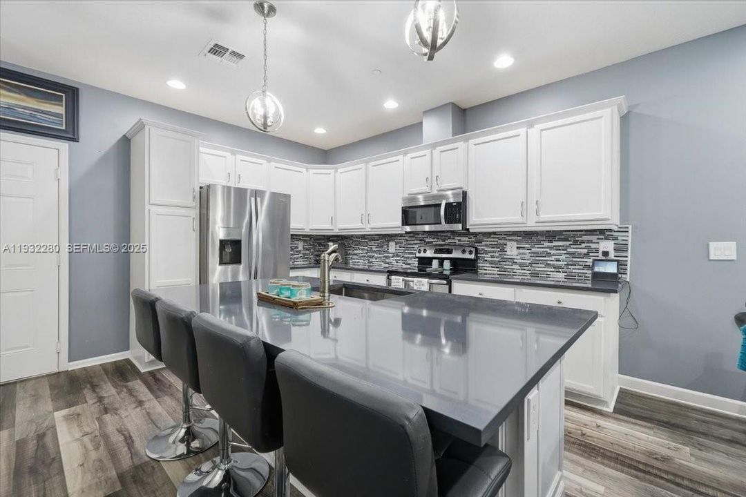 На продажу: $535,000 (3 спален, 2 ванн, 1334 Квадратных фут)