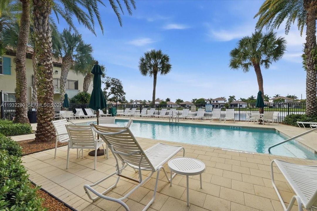 На продажу: $535,000 (3 спален, 2 ванн, 1334 Квадратных фут)