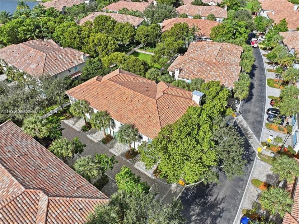 На продажу: $535,000 (3 спален, 2 ванн, 1334 Квадратных фут)