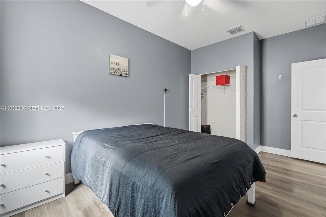 На продажу: $535,000 (3 спален, 2 ванн, 1334 Квадратных фут)