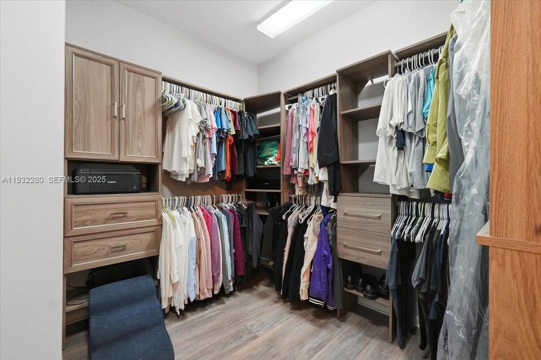 На продажу: $535,000 (3 спален, 2 ванн, 1334 Квадратных фут)