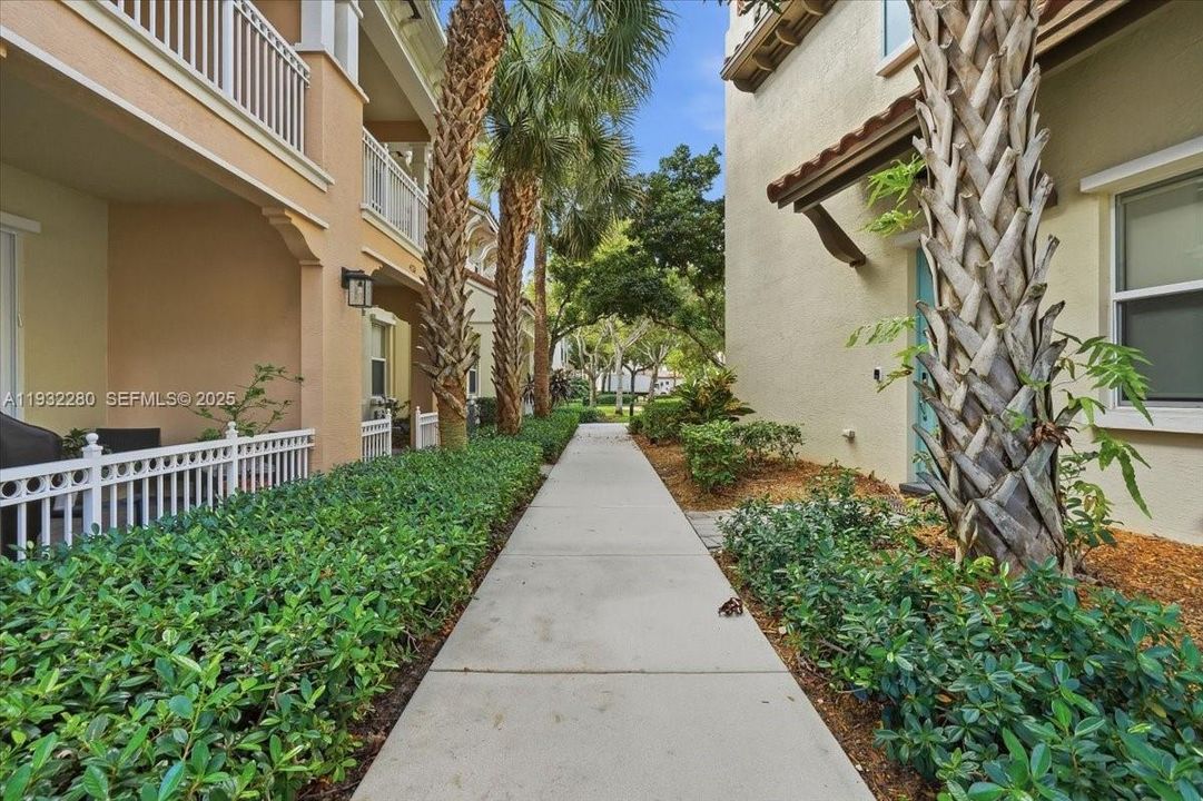 На продажу: $535,000 (3 спален, 2 ванн, 1334 Квадратных фут)