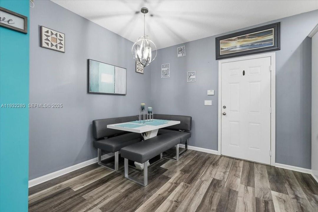 На продажу: $535,000 (3 спален, 2 ванн, 1334 Квадратных фут)