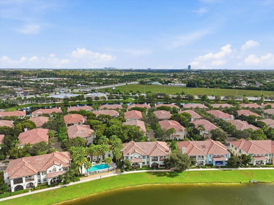 На продажу: $535,000 (3 спален, 2 ванн, 1334 Квадратных фут)