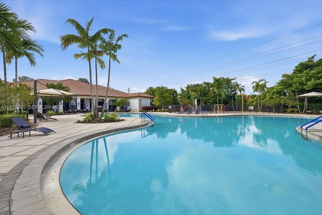 На продажу: $535,000 (3 спален, 2 ванн, 1334 Квадратных фут)