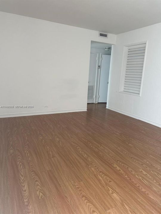 For Rent: $2,150 (1 beds, 1 baths, 590 Square Feet)