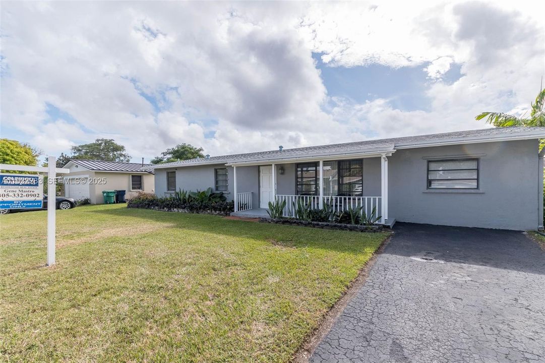 For Sale: $700,000 (3 beds, 2 baths, 1875 Square Feet)