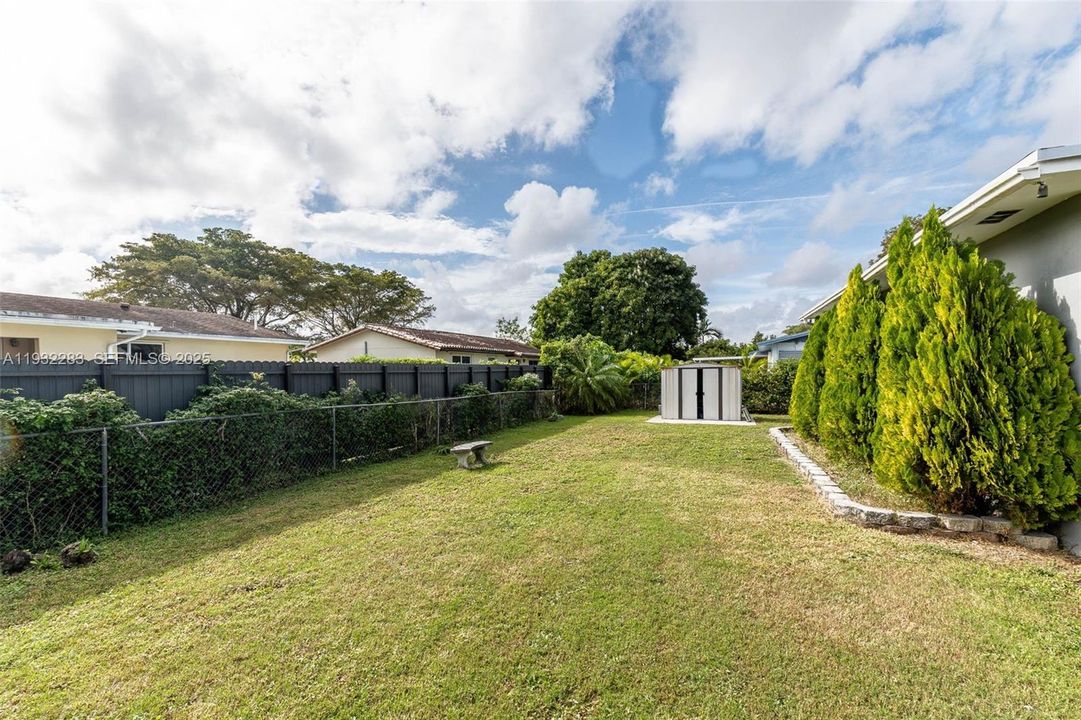 For Sale: $700,000 (3 beds, 2 baths, 1875 Square Feet)