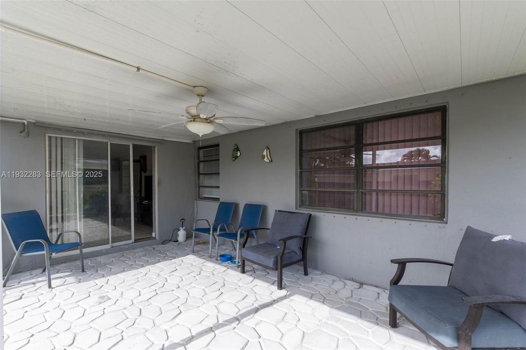 For Sale: $700,000 (3 beds, 2 baths, 1875 Square Feet)