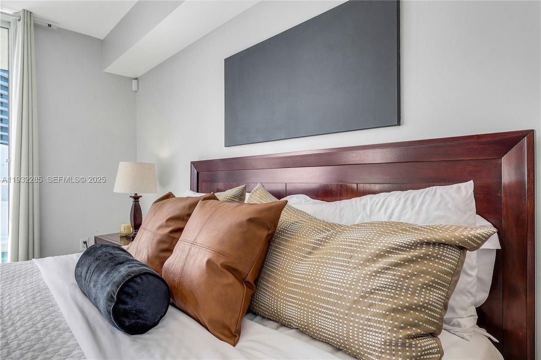 待售: $519,000 (1 贝兹, 1 浴室, 825 平方英尺)