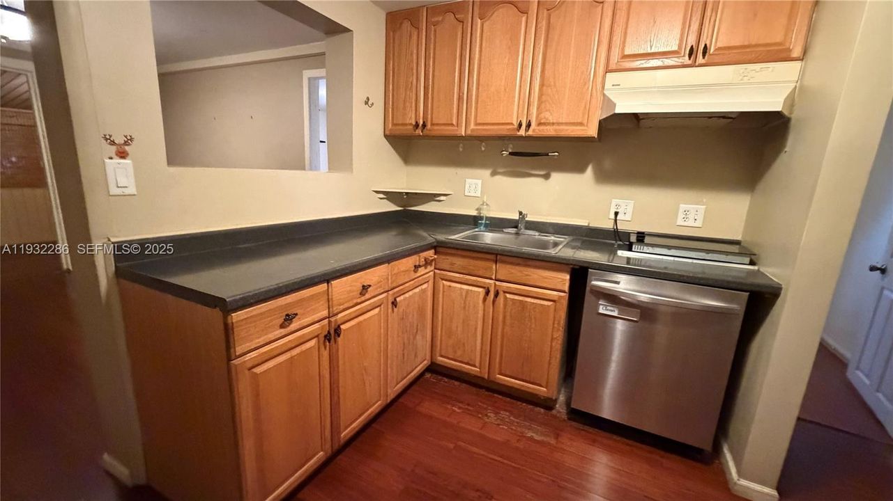 En Renta: $2,000 (4 camas, 2 baños, 1646 Pies cuadrados)