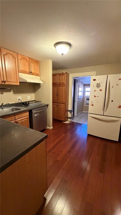 En Renta: $2,000 (4 camas, 2 baños, 1646 Pies cuadrados)