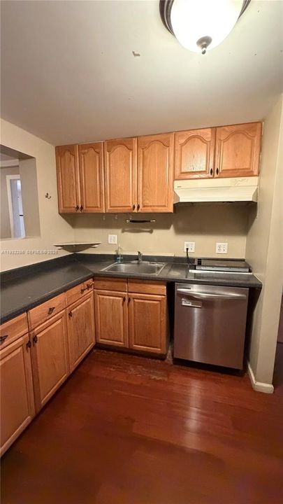 En Renta: $2,000 (4 camas, 2 baños, 1646 Pies cuadrados)