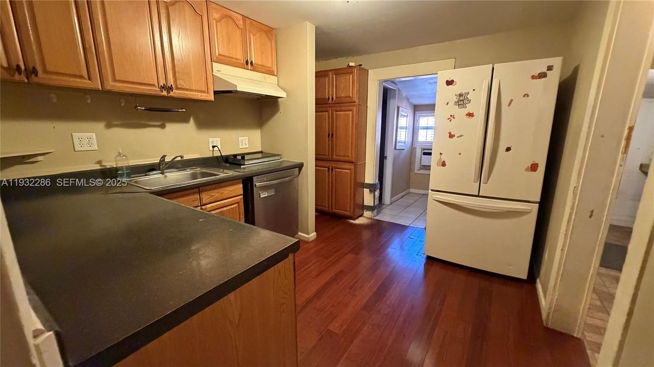 En Renta: $2,000 (4 camas, 2 baños, 1646 Pies cuadrados)