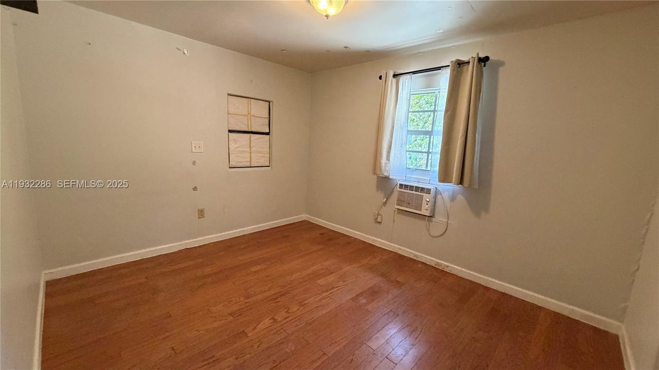 En Renta: $2,000 (4 camas, 2 baños, 1646 Pies cuadrados)