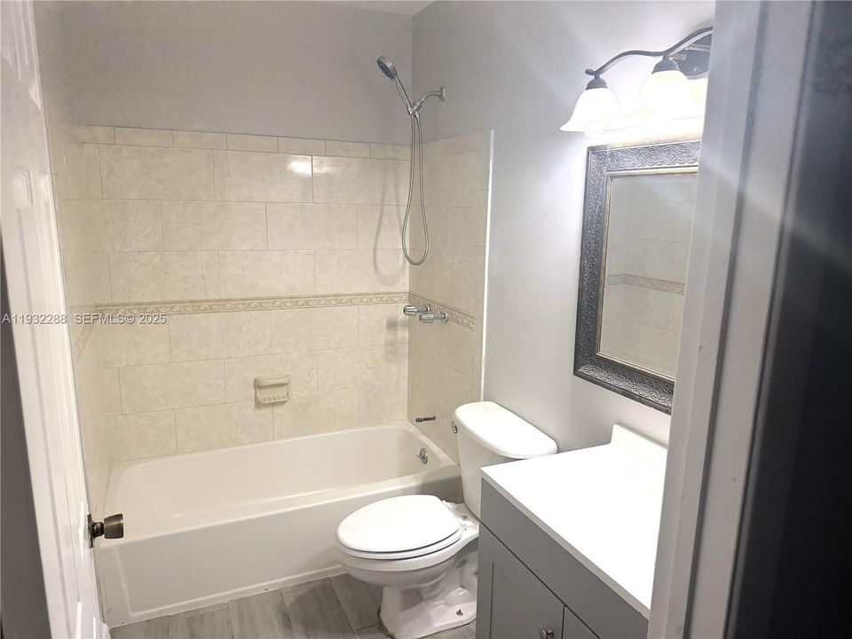 For Sale: $350,000 (3 beds, 2 baths, 1176 Square Feet)