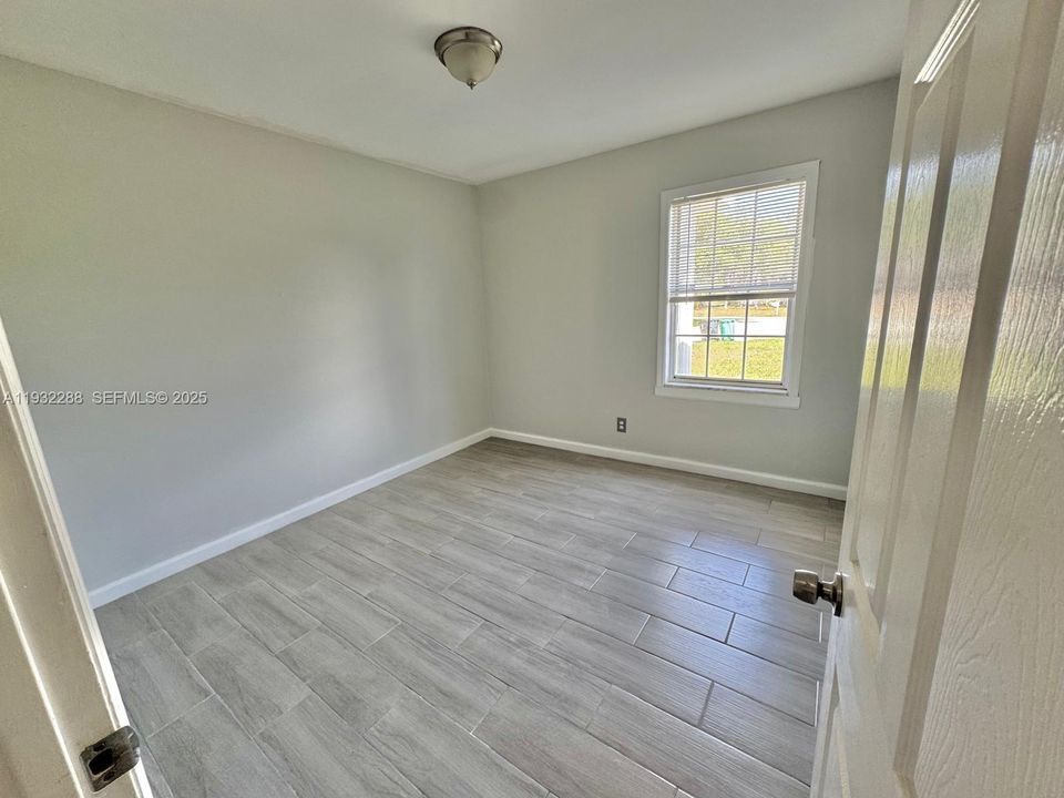 For Sale: $350,000 (3 beds, 2 baths, 1176 Square Feet)