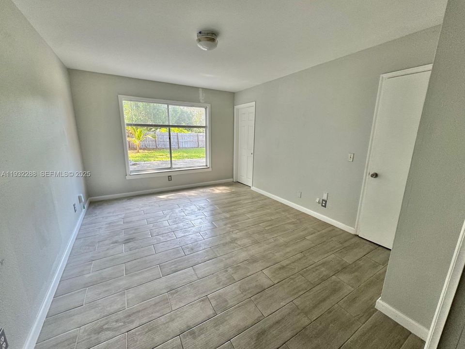 For Sale: $350,000 (3 beds, 2 baths, 1176 Square Feet)