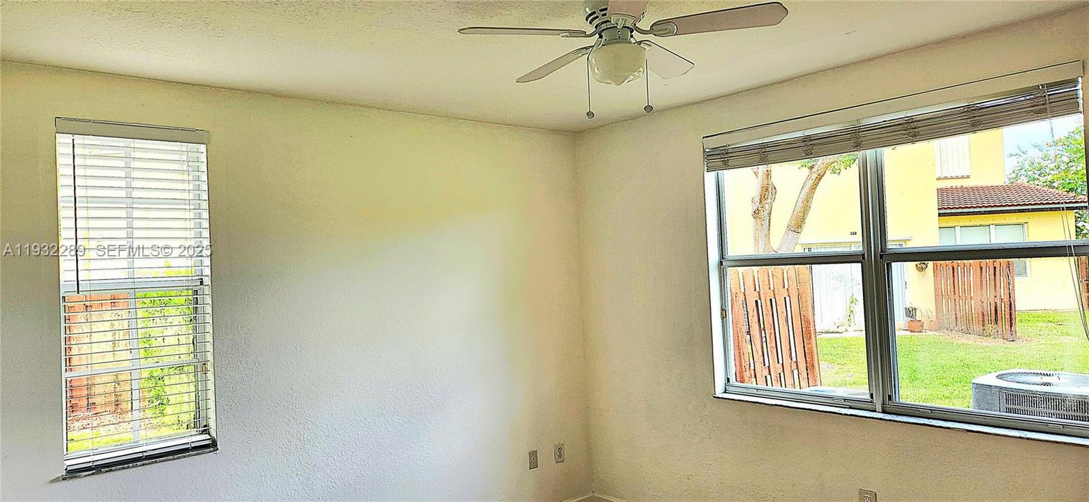 出租: $1,875 (3 贝兹, 2 浴室, 1062 平方英尺)