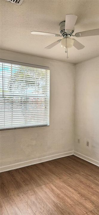 出租: $1,875 (3 贝兹, 2 浴室, 1062 平方英尺)