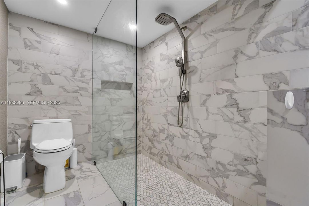 В аренду: $17,500 (5 спален, 4 ванн, 0 Квадратных фут)