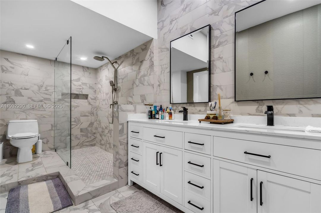 В аренду: $17,500 (5 спален, 4 ванн, 0 Квадратных фут)